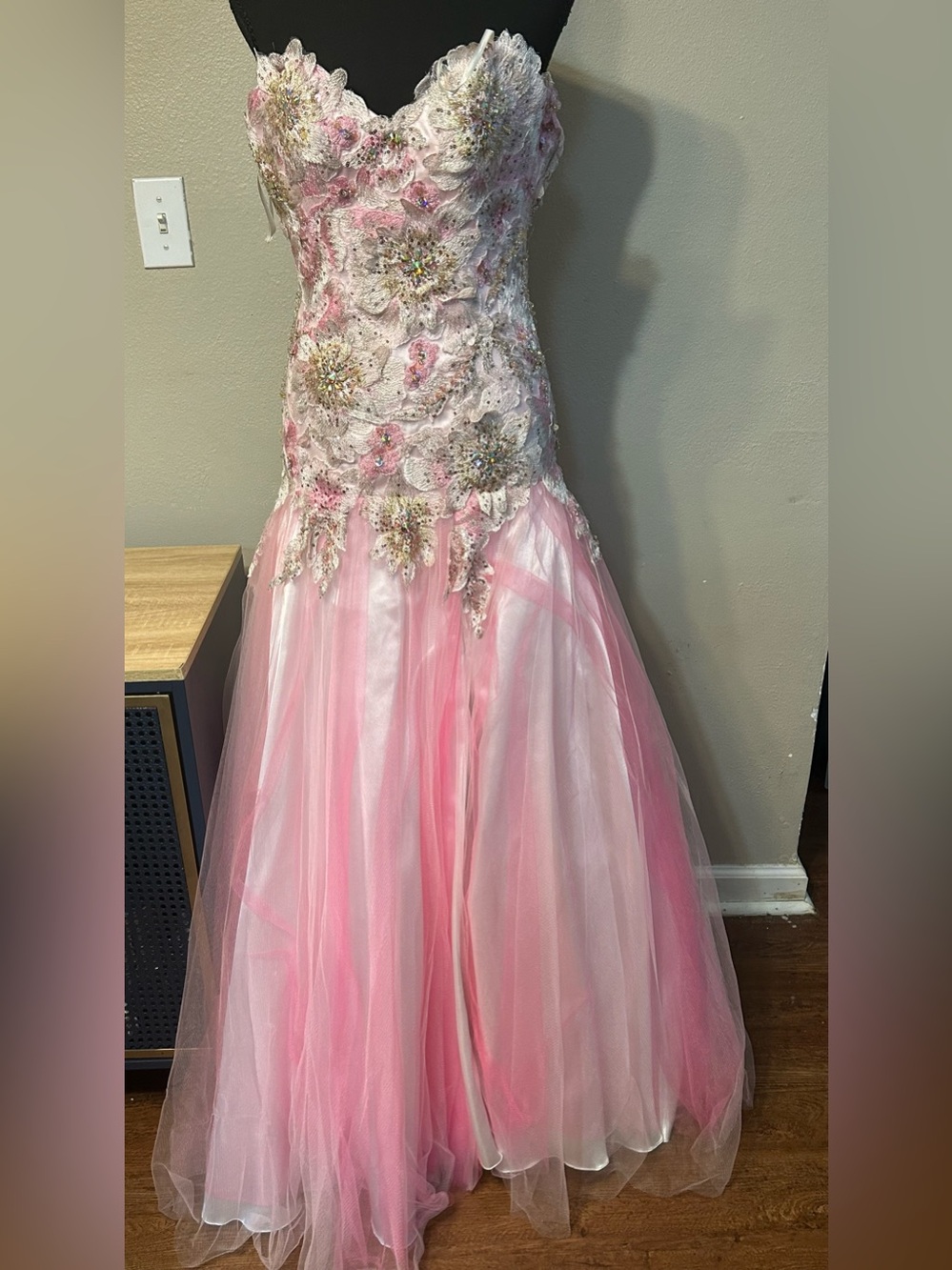 Mac Duggal size2 Pink Floral Embellished Beaded Corset Back Prom Ball Gown 4266H